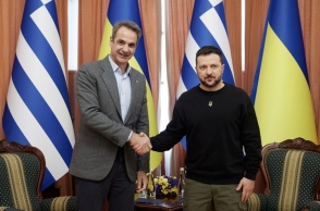 Ο Πρωθυπουργός Κυριάκος Μητσοτάκης με τον Πρόεδρο της Ουκρανίας Βολοντίμιρ Ζελένσκι