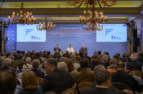 Δημοσκόπηση: 1 στους 3 πολίτες θεωρεί απειλή τον Τραμπ - Το 57% επιθυμεί κυβερνήσεις συνεργασίας