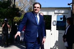 Στο υπ. Οικονομικών ο Κυρ. Πιερρακάκης: Να ενισχύσουμε κάθε σπίτι, κάθε οικογένεια, κάθε επιχείρηση