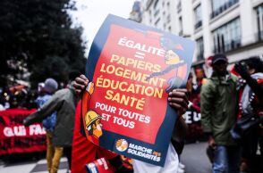 Παρίσι: Διαλύθηκε η τετράμηνη κατάληψη μεταναστών σε θέατρο 