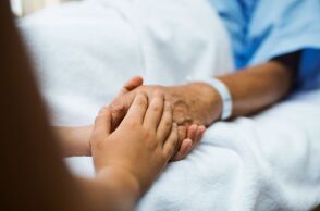 Ολλανδία: Αύξηση 10% στους θανάτους από ευθανασία το 2024 - Κάλεσμα στους γιατρούς να δίνουν «ιδιαίτερη προσοχή» στις ψυχιατρικές περιπτώσεις