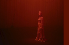 Η Ιζαμπέλ Ιπέρ ως Βερενίκη του Καστελούτσι στη Στέγη 