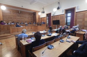 βουλευτες, εδρανα, επιτροπη