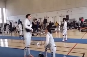 Γυναίκα ξιφομάχος αρνήθηκε να αγωνιστεί με τρανς αντίπαλο