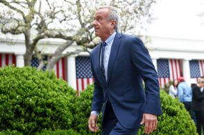 Ο Kένεντι Τζούνιορ χαρακτηρίζει διεφθαρμένο το Lancet και «ζυγίζει» απαγόρευση επιστημονικών δημοσιεύσεων