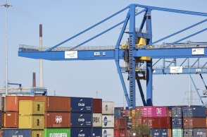 Δασμούς ύψους 21 δισ. ευρώ σε προϊόντα των ΗΠΑ, ανακοίνωσε η ΕΕ - Σε ισχύ από 15 Απριλίου