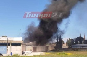 Φωτιά σε εργοστάσιο με πλαστικά στο Γομοστό Αχαΐας - Έσταλη 112 για τους καπνούς
