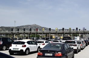 Πάσχα 2025: Κορυφώνεται η έξοδος των εκδρομέων – Γεμάτα πλοία και ΚΤΕΛ με σύμμαχο τον καιρό 