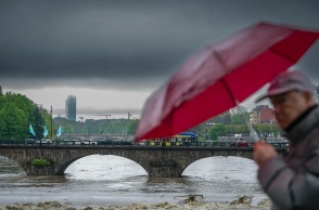 Ιταλία: Σφοδρό κύμα κακοκαιρίας πλήττει το Τορίνο - Υπερχείλισε ο ποταμός Πάδος