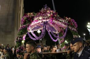 Μεγάλη Παρασκευή: Τι ώρα θα γίνει η περιφορά του Επιταφίου