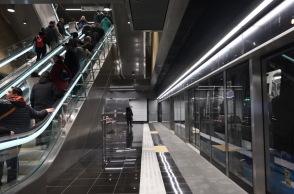 μετρο, επιβατες, σκαλες