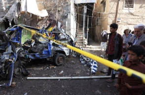 συντριβανι, περαστικοι