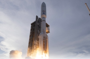 πυραυλος εκτοξευεται