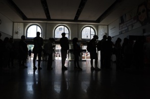 Μυστήριο με το πρωτοφανές μπλακ άουτ στην Ιβηρική - Επανέρχεται η ηλεκτροδότηση