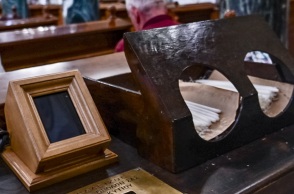 Το πρώτο POS σε παγκάρι εκκλησίας της Αθήνας είναι γεγονός – Σε ποιο ναό τοποθετήθηκε