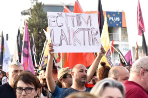 Egitim Laiktir | Η εκπαίδευση είναι κοσμική