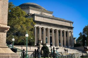 Τραμπ: Απολύσεις δεκάδων ερευνητών στο Κολούμπια λόγω περικοπών 