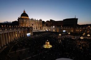 Βατικανό: Μαύρος καπνός από την καμινάδα της Καπέλα Σιξτίνα - Νon habemus Papam
