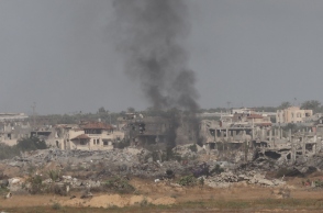 εκρηξη, καπνοι, σπιτια, βουνα