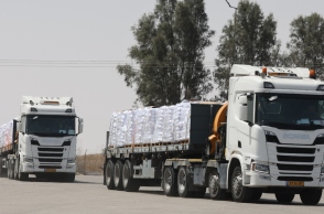 Φορτηγά με ανθρωπιστική βοήθεια στα σύνορα Αιγύπτου Γάζας