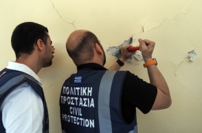 Κλιμάκιο της Πολίτικης Προστασίας διενεργεί αυτοψία σε σπίτια της Εύβοιας