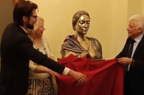 αγαλμα Μαρίας Κάλλας, αποκαλυπτηρια, γλυπτης