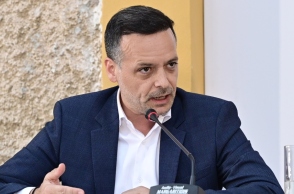 Ο Δήμαρχος Αθηναίων, Χάρης Δούκας