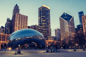 Το Σικάγο είναι η μεγαλύτερη πόλη στην πολιτεία του Ιλινόι και η 3η μεγαλύτερη από άποψη πληθυσμού στις Ηνωμένες Πολιτείες