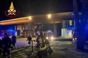 πυροσβεστες, φωτια κτιριο