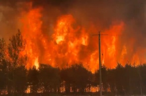  Πυκνά σύννεφα καπνού που προέρχεται από σφοδρές και πρώιμες πυρκαγιές στον Καναδά περνούν επάνω από την βορειοδυτική Ευρώπη από τα τέλη του Μαΐου