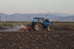 Σέρρες,τρακτερ, χωραφι