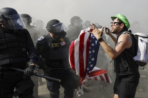 Λος Άντζελες: Απαγόρευση συναθροίσεων με απόφαση Τραμπ