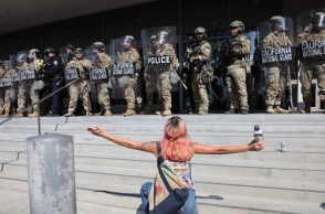 Ντόναλντ Τραμπ, στρατος, διαδηλωτες