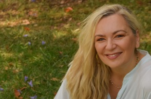 Η Ρίτα Αντωνοπούλου και οι Ρεβάνς ανοίγουν τον Κήπο του Μεγάρου με ένα αφιέρωμα στον Θάνο Μικρούτσικο