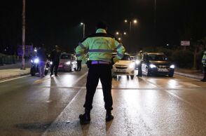 Τροχονόμος σε δρόμο 