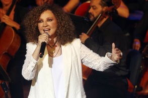 Εγκλωβισμένη στο Ισραήλ η Γλυκερία - Μέσω Αιγύπτου γίνονται προσπάθειες επιστροφής των Ελλήνων καλλιτεχνών