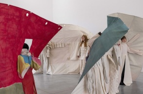 Νεφέλη Παπαδημούλη, Skinscapes, από την έκθεση «Ιn a bright green field» στο Μουσείο Μπενάκη