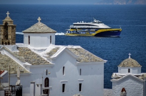 Σκόπελoς, καραβι, θαλασσα