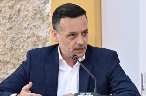 Ο Δήμαρχος Αθηναίων, Χάρης Δούκας