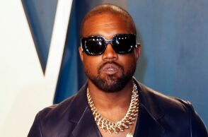 Κάνιε Γουέστ: Πάνω από 3.500 υπογραφές ζητούν να απαγορευτεί στον ράπερ η εμφάνιση στη Μπρατισλάβα της Σλοβακίας, λόγω ναζιστικών συμβολισμών και αντισημιτισμού