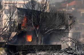 πυρκαγιά στη Παλαιά Φώκαια