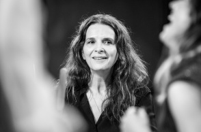 Η Ζιλιέτ Μπινός στις πρόβες της παράστασης «Ο όρκος της Ευρώπης»