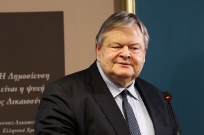 Απάντηση Βενιζέλου σε Γεραπετρίτη: Δεν έγινε επίκληση του άρθρου 15 στην κρίση, στην πανδημία και στον Έβρο, γιατί τώρα;