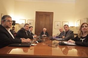 Συμβούλιο των πολιτικών αρχηγών υπό τον Πρόεδρο της Δημοκρατίας την Δευτέρα 6 Ιουλίου 2015