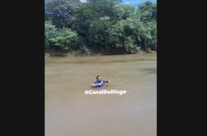 Βραζιλία, Δημοσιογράφος σε ποτάμι