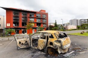 Ταραχές στη Νότια Γαλλία με έναν αστυνομικό τραυματία