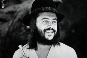 Ο Τσακ Μανζόνε