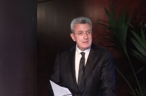 Ο Νίκος Χατζηνικολάου