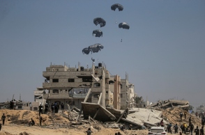 Γάζα, ερείπια, αλεξιπτωτα