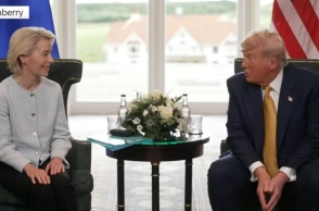 Ο Ντόναλντ Τραμπ με την πρόεδρο της Ευρωπαϊκής Επιτροπής Ούρσουλα φον ντερ Λάιεν